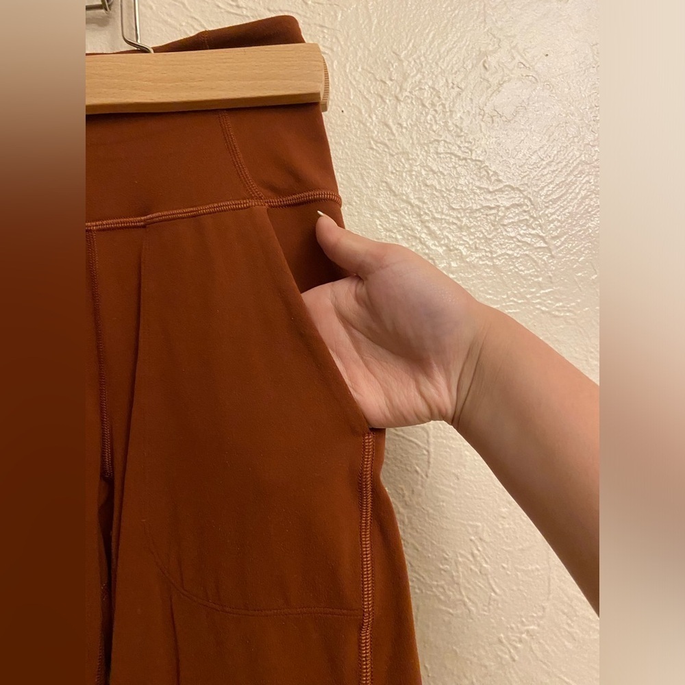 Lululemon pants - Picture 5 of 8